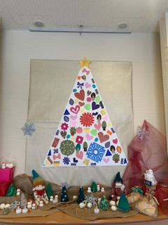 クリスマスのディスプレイ★ハンドメイド クリスマス】手のひらサイズの北欧調サンタオブジェ3個組｜通販の